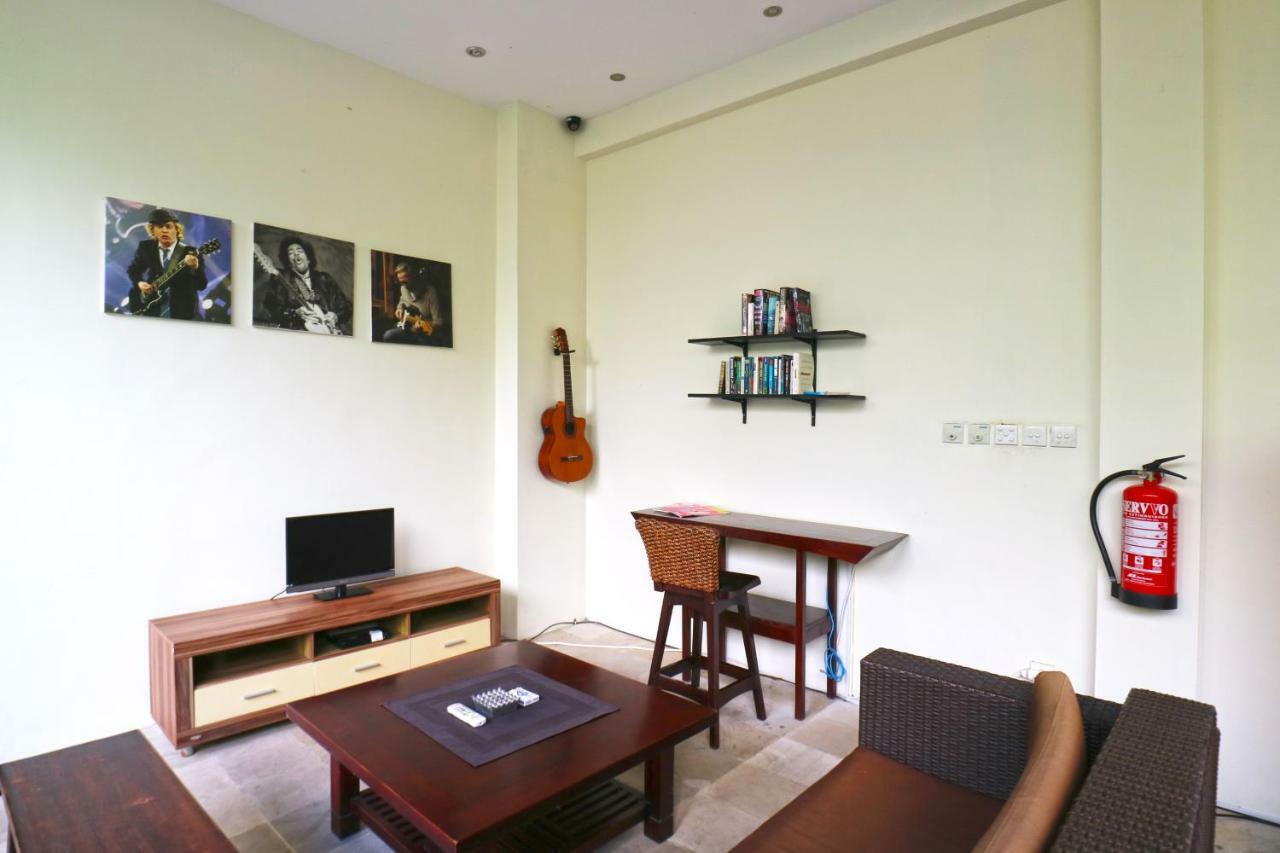 Reddoorz Hostel Near Gwk Main Gate Ungasan Екстериор снимка