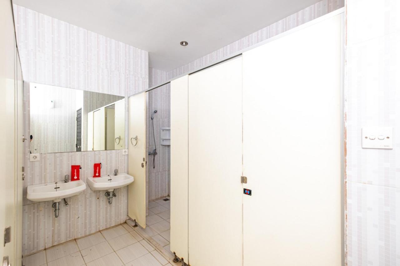Reddoorz Hostel Near Gwk Main Gate Ungasan Екстериор снимка