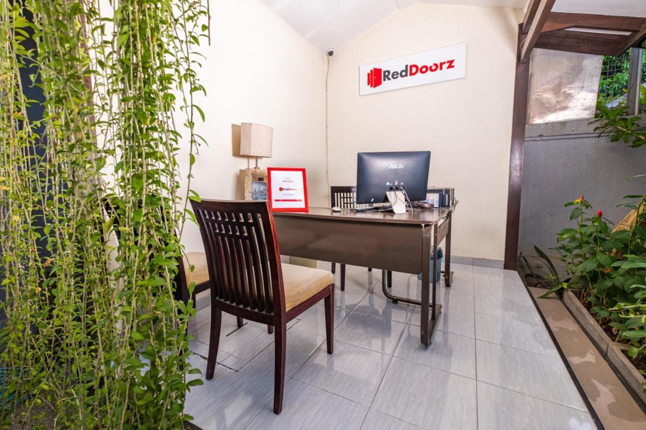 Reddoorz Hostel Near Gwk Main Gate Ungasan Екстериор снимка
